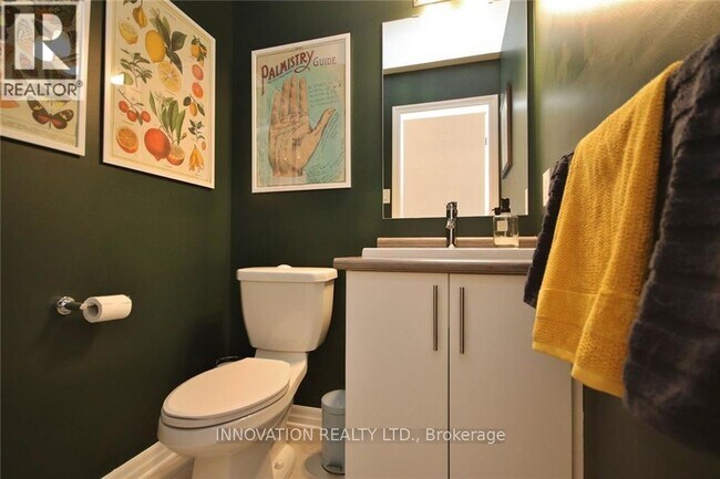 Photo - 527 Rioja St