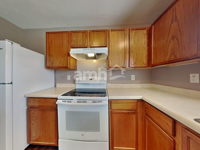 787 Tulip Ln