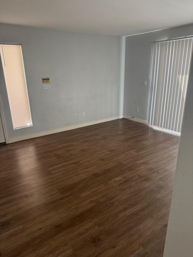 Building Photo - 3119 Key Largo Dr Unit 202 Rental
