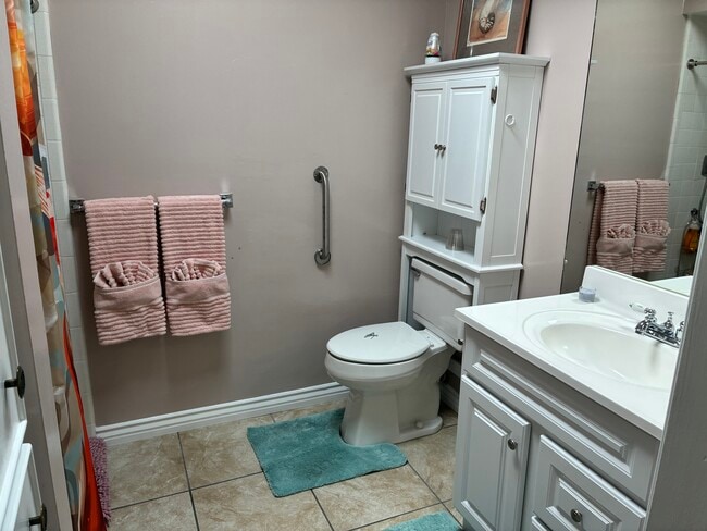 Photo - 80 N Los Olmos