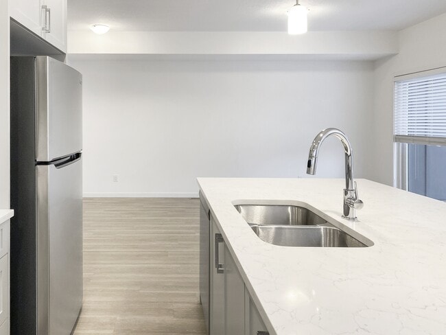 Photo - 679 SouthPoint Heath SW