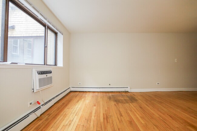 Photo - 5847 N Kenmore Ave Unit #325