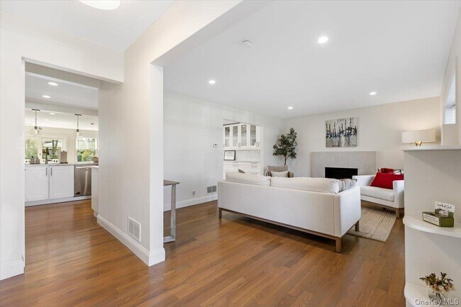 Photo - 34 Tuckahoe Ave