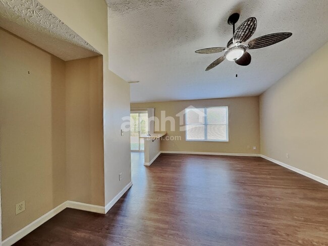 Photo - 6104 Lake Freeman Dr