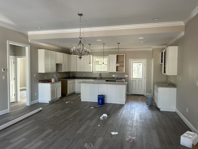 Photo - 332 Silverstone Cir