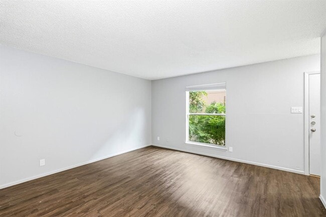 Photo - 2319 Greenfield Pkwy Unit 105