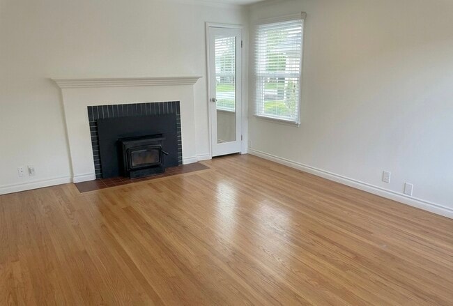 Photo - 4413 47th Ave SW