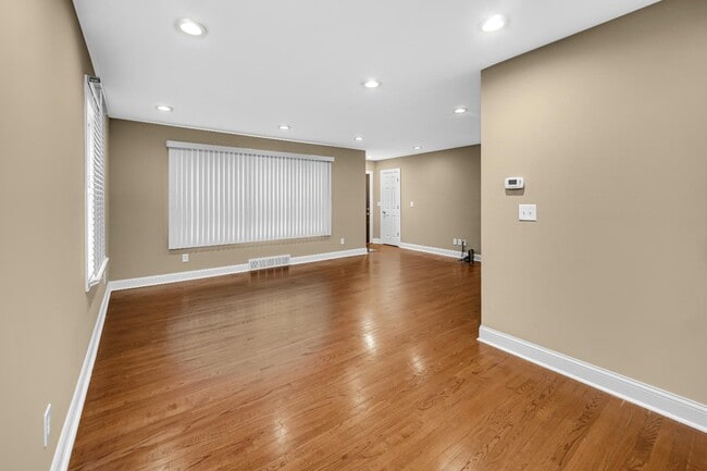 Photo - 303 N Harvey St