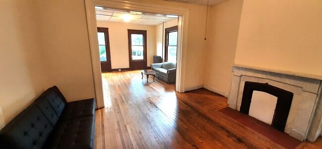 117 Hudson St Unit House