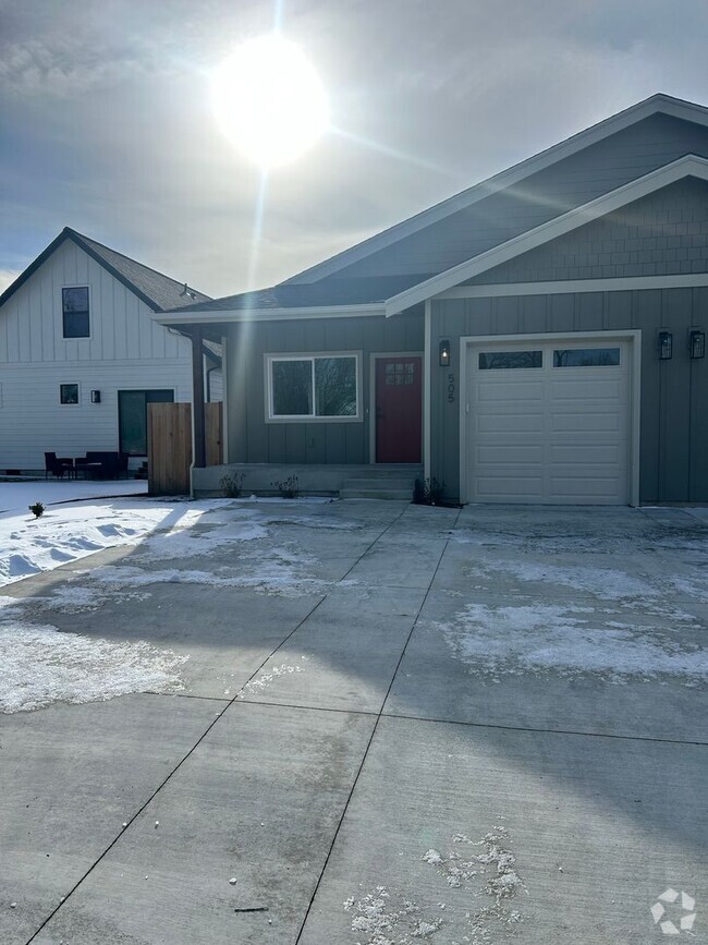 Building Photo - Fully Fenced Brand New Construction Three ... Rental