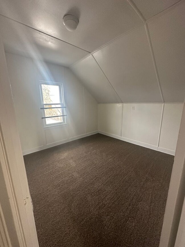Photo - 3bd Single Cash Pay/Section 8