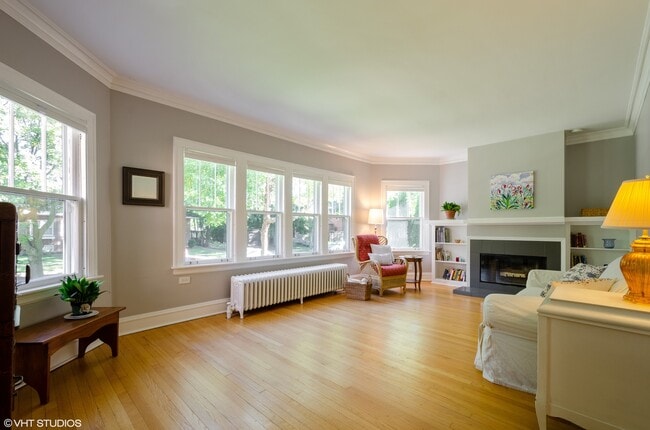 Photo - 3016 Thayer St