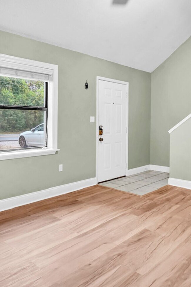 Photo - Cute 2 Bedroom 2 Bathroom Townhome For Rent!