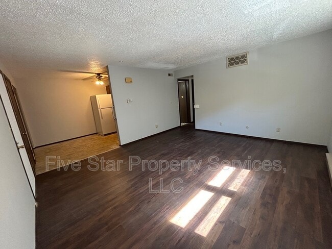 Photo - 2080 W Washington St Unidad 7