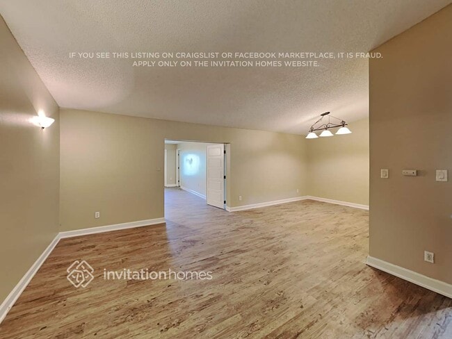 Photo - 15924 Eagle River Way