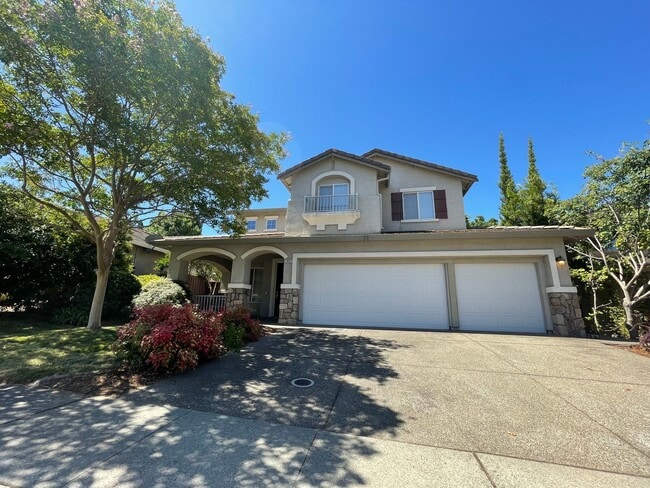 Building Photo - Kitchen Island, Covered Patio w/ Outdoor B... Rental