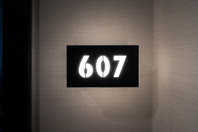 Photo - 1007 The Queensway Unit 607