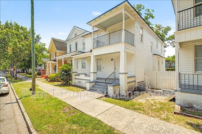 613 W 39th St Unit B Upstairs