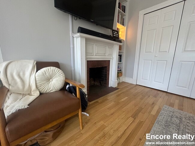 Photo - 439 Marlborough St Unidad 31