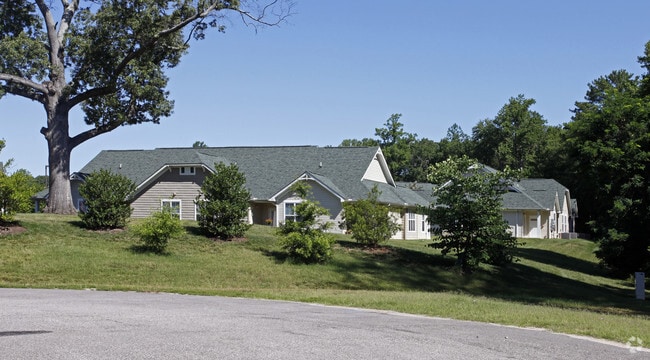 Grand Oaks Apartment Homes