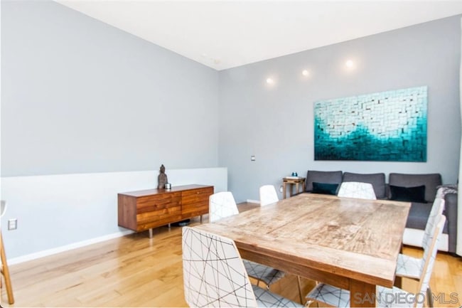 Photo - Live in the Heart of Little Italy! 2BD/2BA Modern Condo! Unidad 25