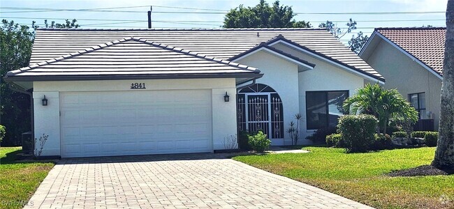 Building Photo - 841 Kings Way Rental