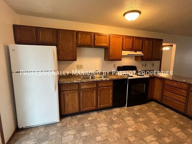 Building Photo - 205 E Veterans St Unit D