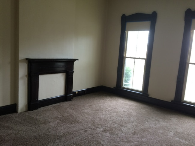 Photo - 228 James St