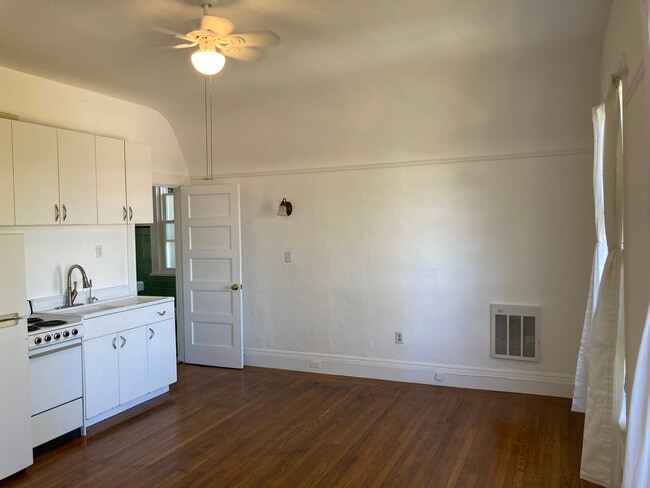 Photo - 929 Georgia St Unit #4