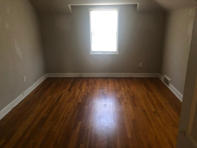 Foto principal - 1210 W Murdock St