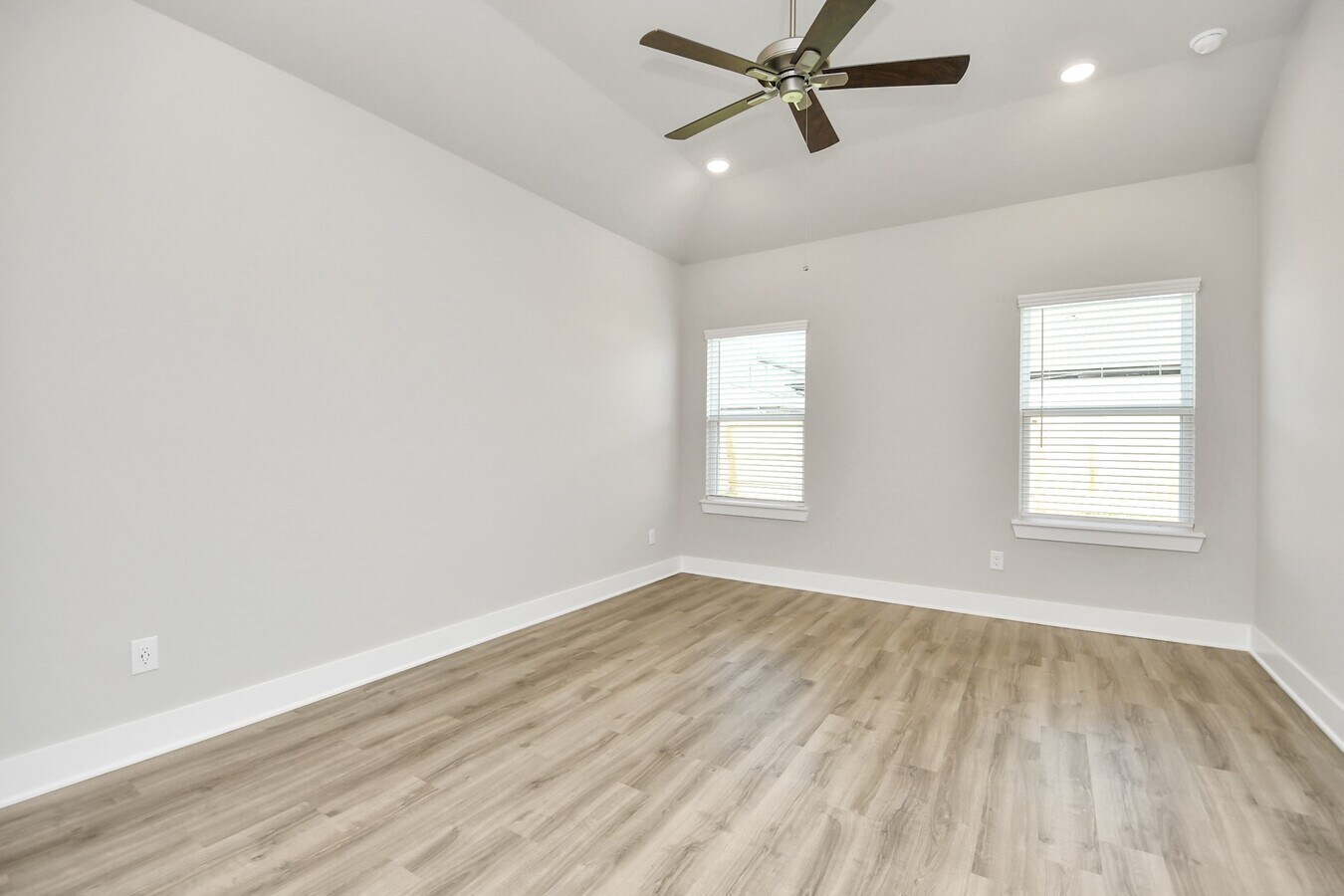 Photo - 21034 Shore Oak Dr