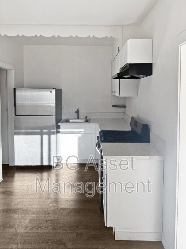 Photo - 859 California Blvd Unit B