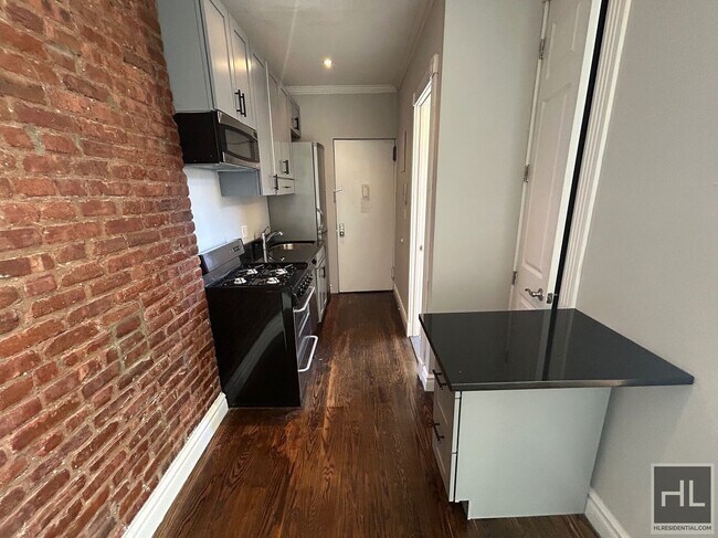 Building Photo - Prince Street Rental