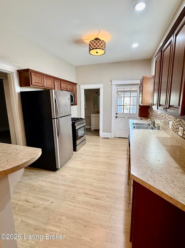 Photo - 2125 Crittenden Dr