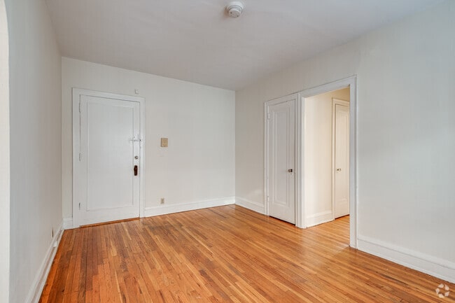 2222 Harriet - 1BR, 1BA - 600SF - Unit 1 Living Room