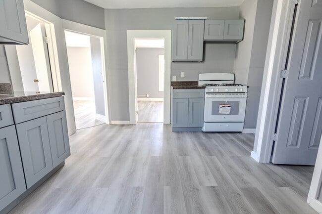 Building Photo - 247 Washington St Unit 3S