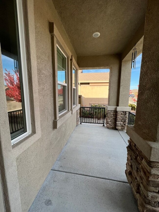 Photo - Desirable and Spacious 5-Bedroom Home in Empire Ranch!