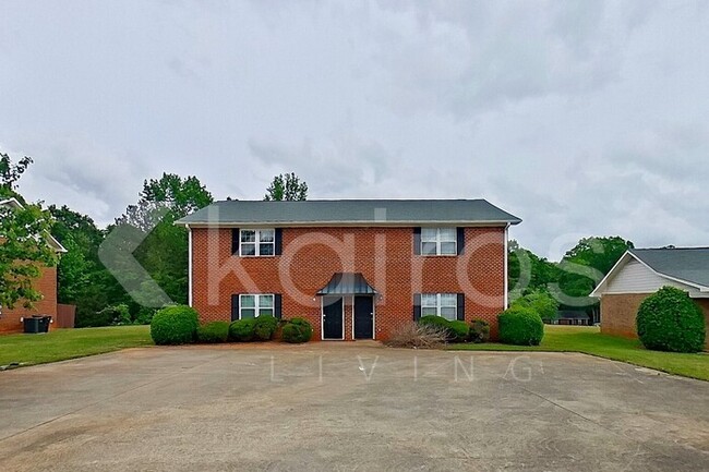 Photo - 205 Fawn Dr Townhome