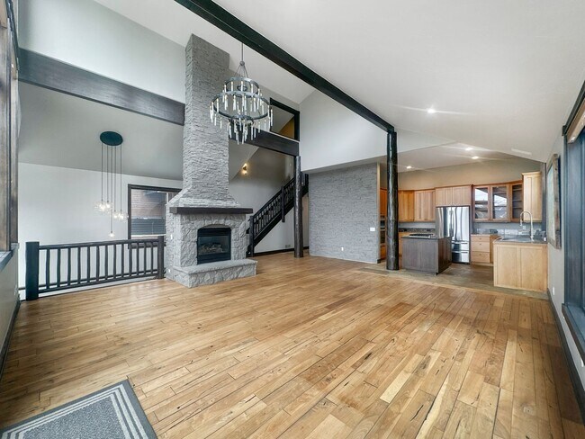 Photo - Views, Luxury, Space, Deck, Fireplaces, 4 ...