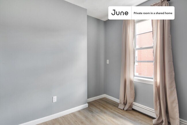 Room in Shared 3 bed/1 bath home in North End