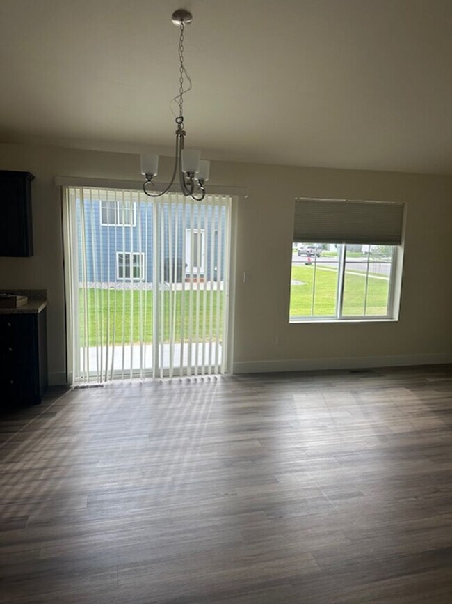 Photo - Charming 4-Bedroom Home with Modern Comfor...