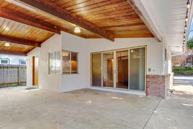 Photo - 515-517-517 K St Apartment Unit 515