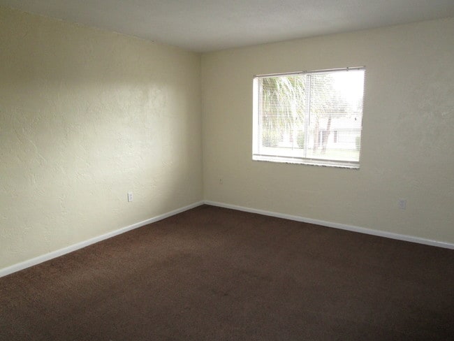 South Daytona Apartments