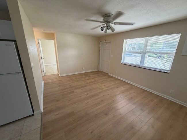 Building Photo - 508 Eastwind Dr Unit 508