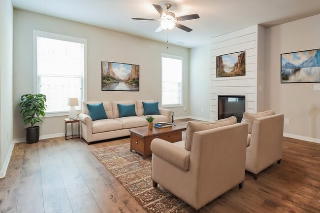 Photo - 1107 Spring Marsh Ct NE