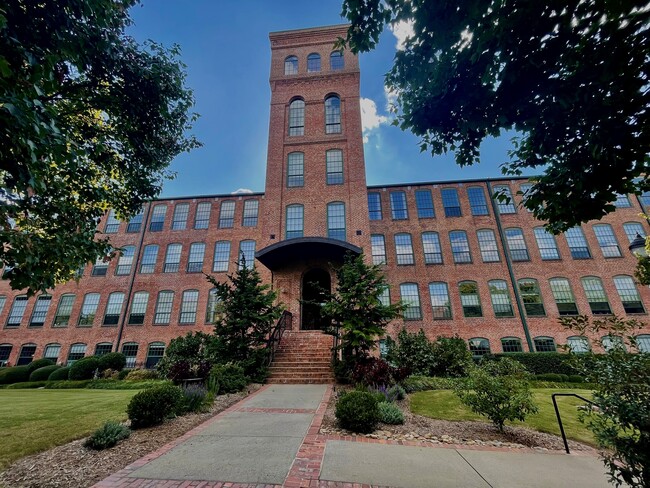 Building Photo - 400 Mills Ave Unit 107
