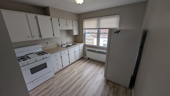 Photo - 302 W Vine St