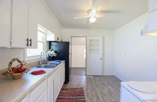 Photo - 605 N South St