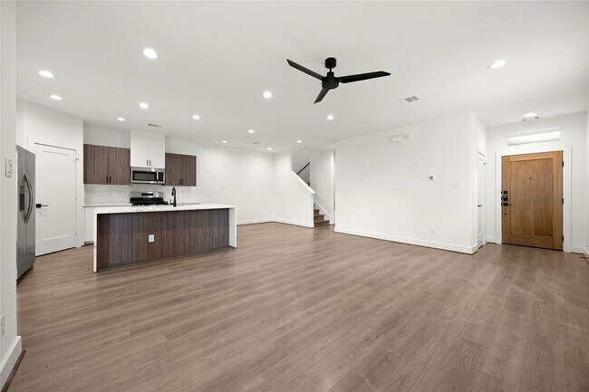 2707 Bronze Vis Dr