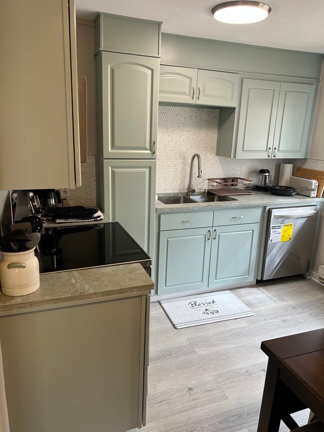 Photo - 5212 NE 62nd Ave